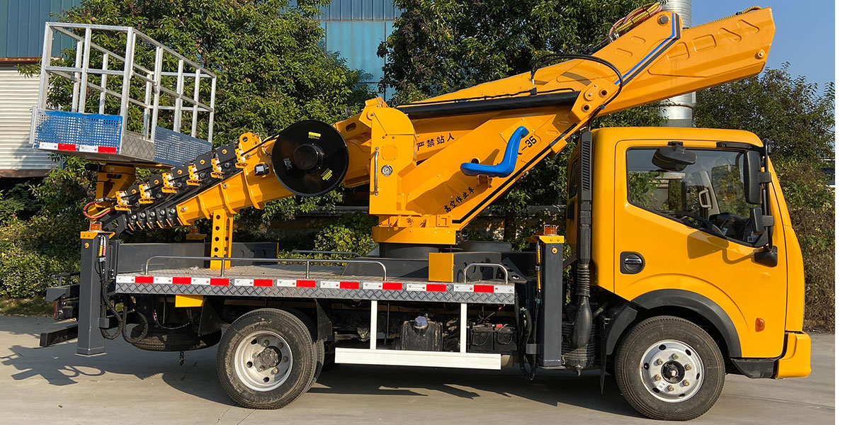 Dongfeng Dolica GK35 Aerial Work Platform Vehicle