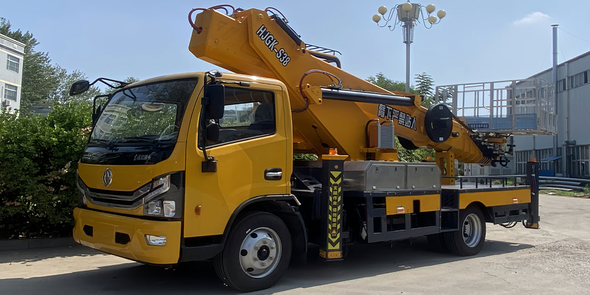 Dongfeng Dolica GK38 Aerial Work Platform Vehicle