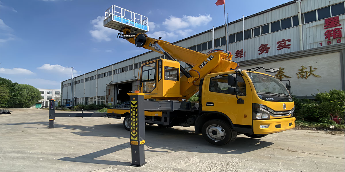 Dongfeng Dolica GK38 Aerial Work Platform Vehicle
