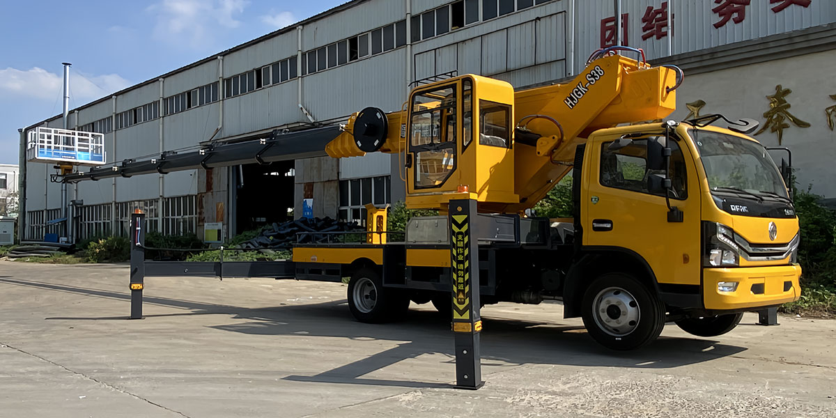 Dongfeng Dolica GK38 Aerial Work Platform Vehicle