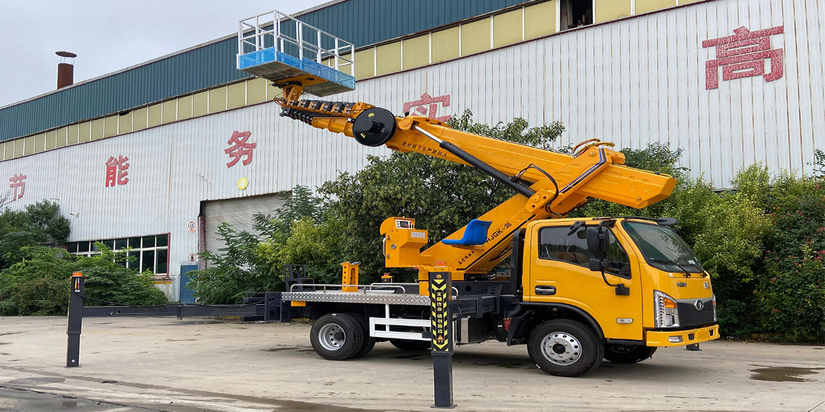 Sinotruk Howo GK35 aerial work platform truck