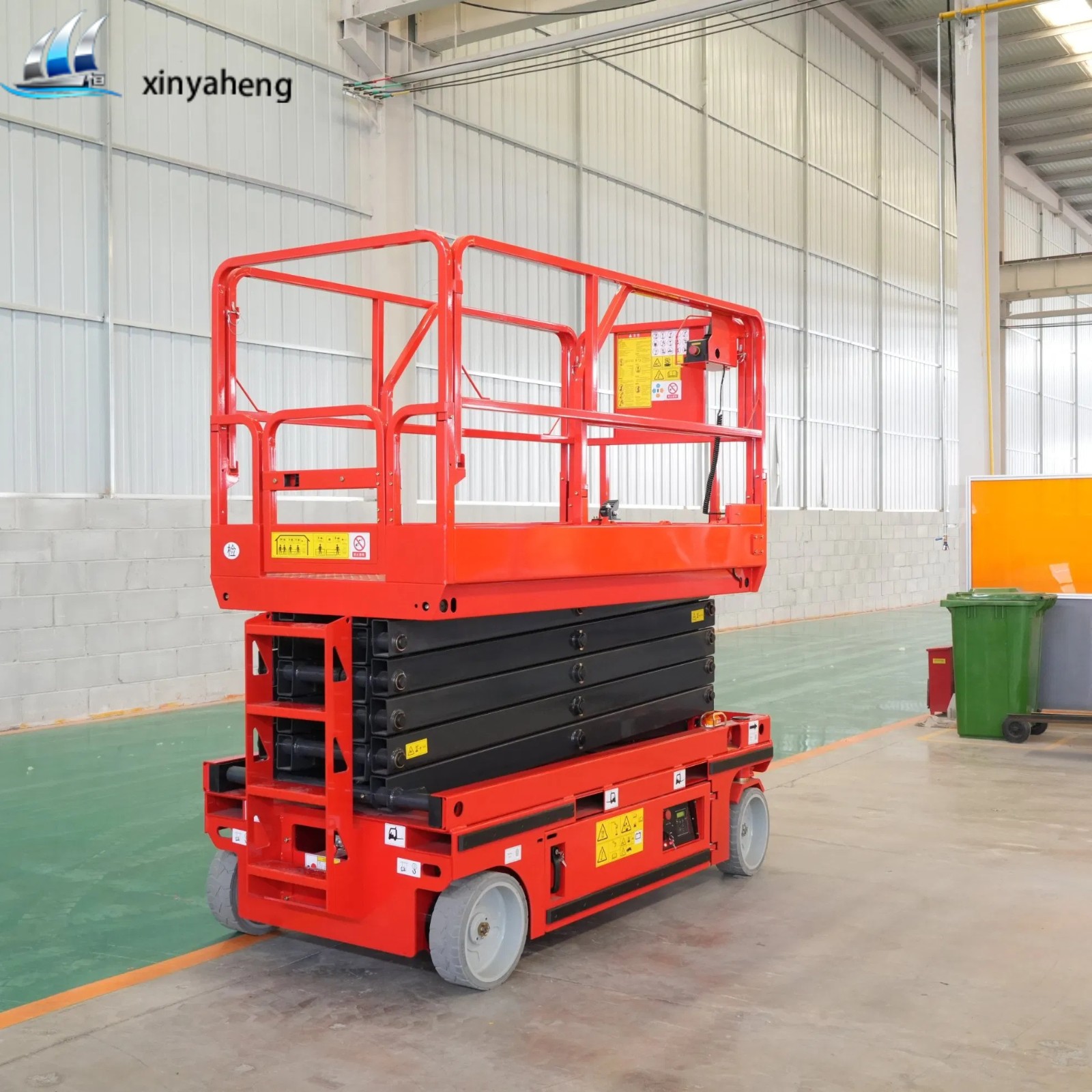 Self-propelled Scissor lift