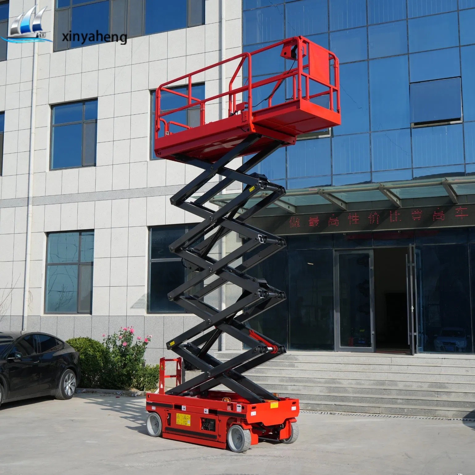 Self-propelled Scissor lift